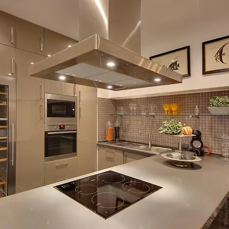 Casa Latino - Oceanfront - Luxury & Charming Villa- Jacuzzi At Rooftop By Dreamvillasalbufeira Villa