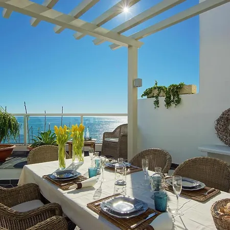 Casa Latino - Oceanfront - Luxury & Charming Villa- Jacuzzi At Rooftop By Dreamvillasalbufeira Willa